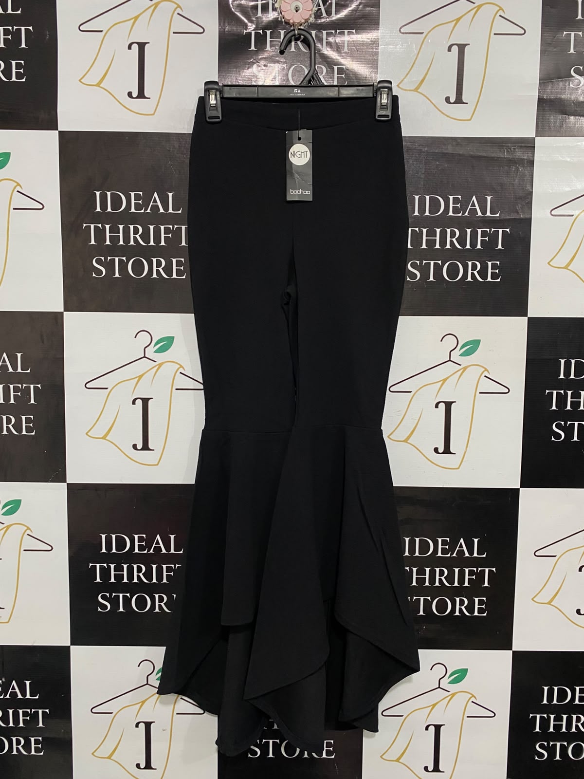 BOOHOO |XS| WAIST 24| A67| BLACK HIGH-WAISTED RUFFLE HEM FLARED TROUSERS