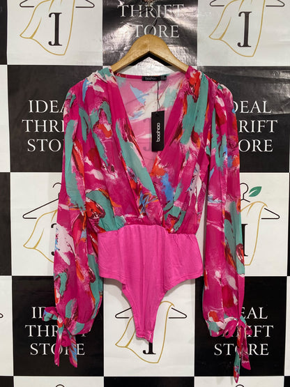 BOOHOO |M| BUST 18| A67|  PINK ABSTRACT PAINT-STROKE TIE-CUFF BODYSUIT