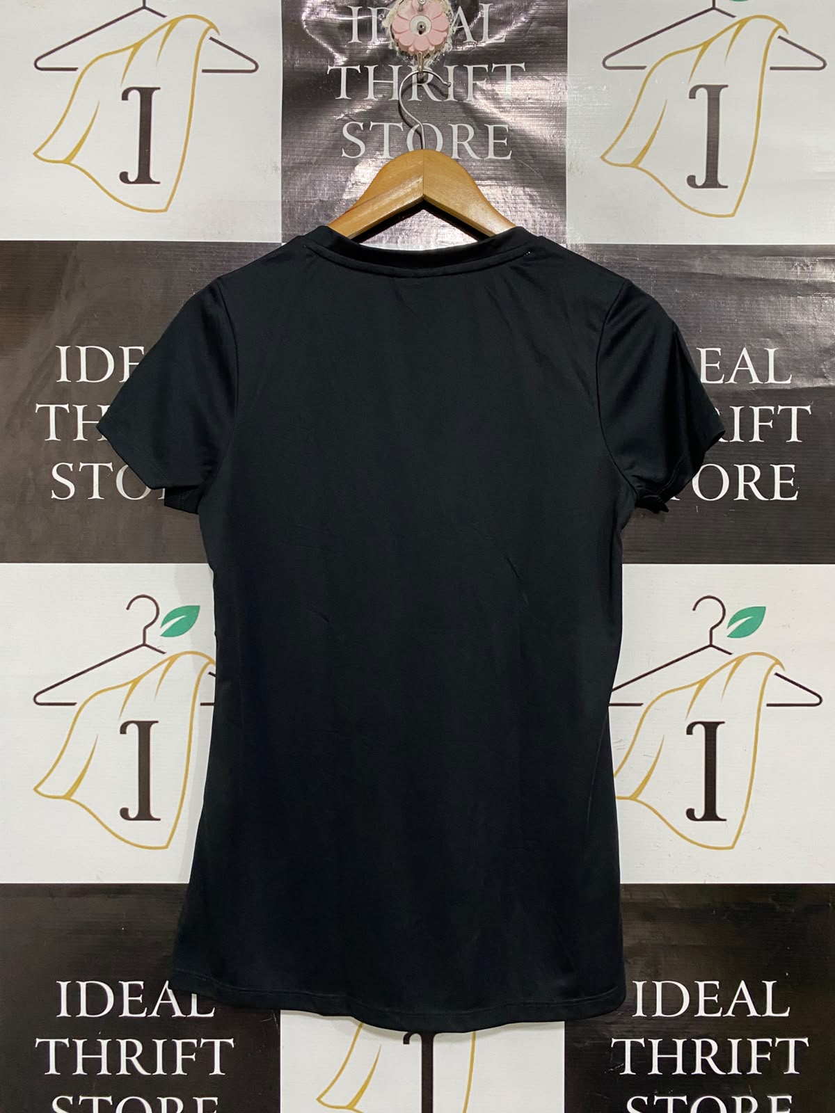 FILA |M| BUST 17| A68|  BLACK V-NECK GRAPHIC ATHLETIC T-SHIRT