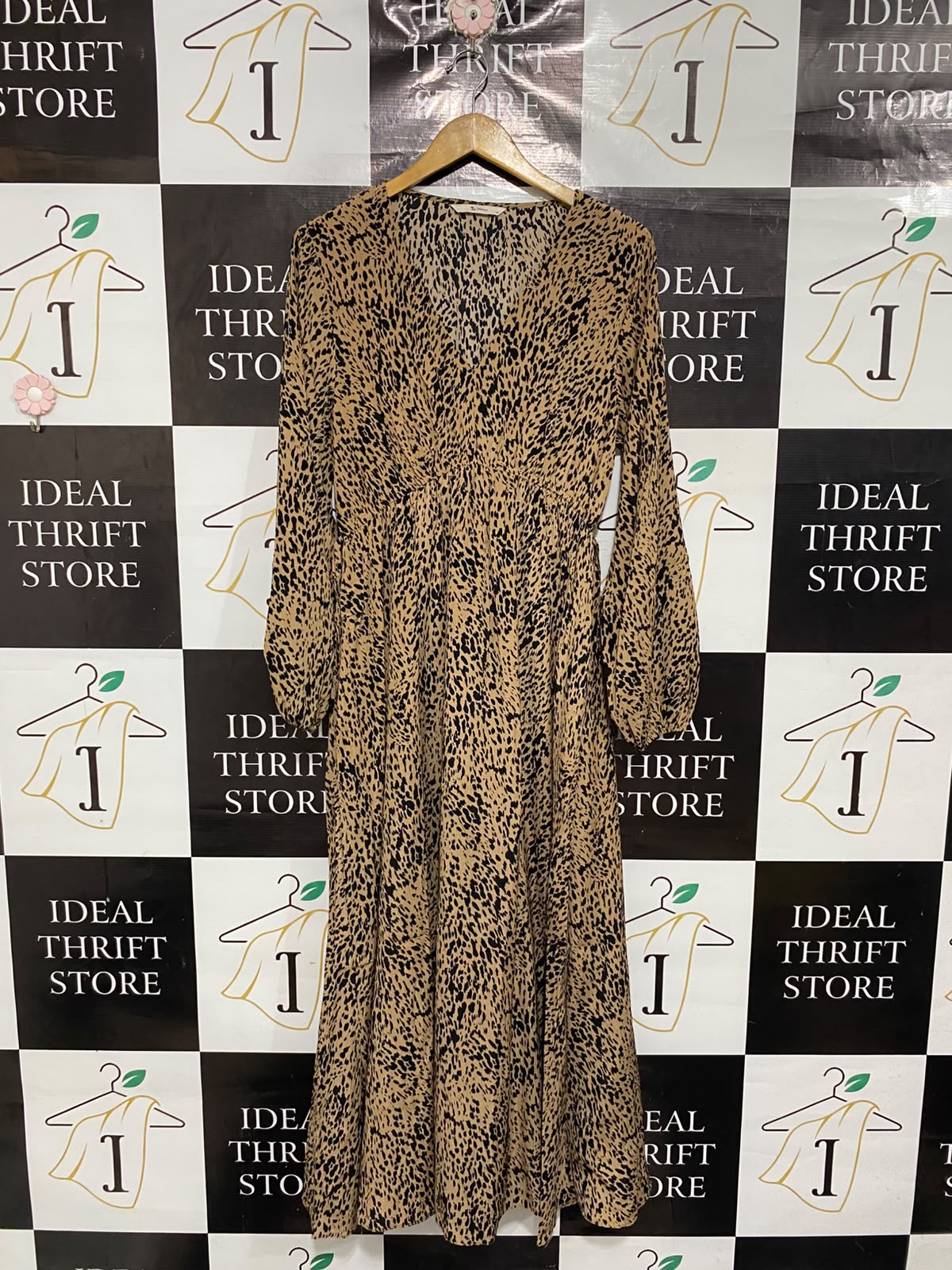 TU WOMAN |M| BUST 17 | A68| BEIGE ANIMAL PRINT V-NECK MAXI DRESS