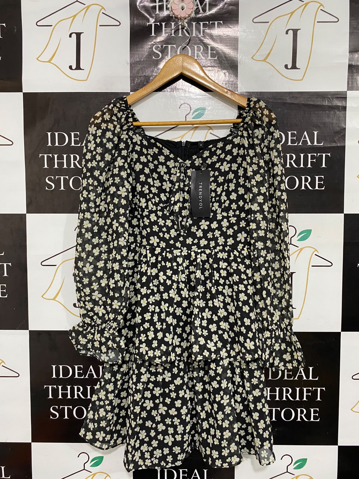 TRENDYOL |S| BUST 16| A69|  BLACK & WHITE FLORAL TIERED MINI DRESS
