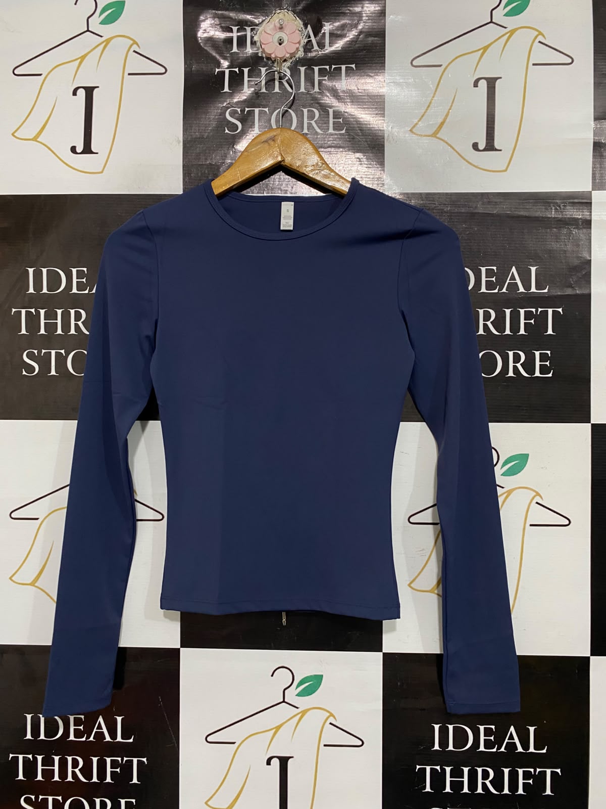 |S| BUST 14| A69| NAVY BLUE CREW NECK LONG-SLEEVE BASIC TOP