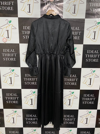 BOOHOO |L| BUST 20| A69| BLACK SATIN WRAP-EFFECT LONG SLEEVE MAXI DRESS