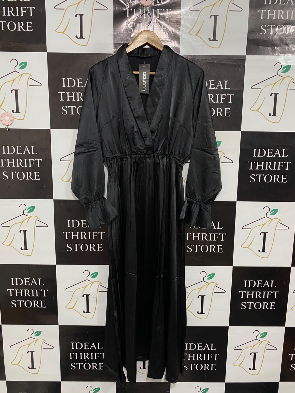 BOOHOO |L| BUST 20| A69| BLACK SATIN WRAP-EFFECT LONG SLEEVE MAXI DRESS