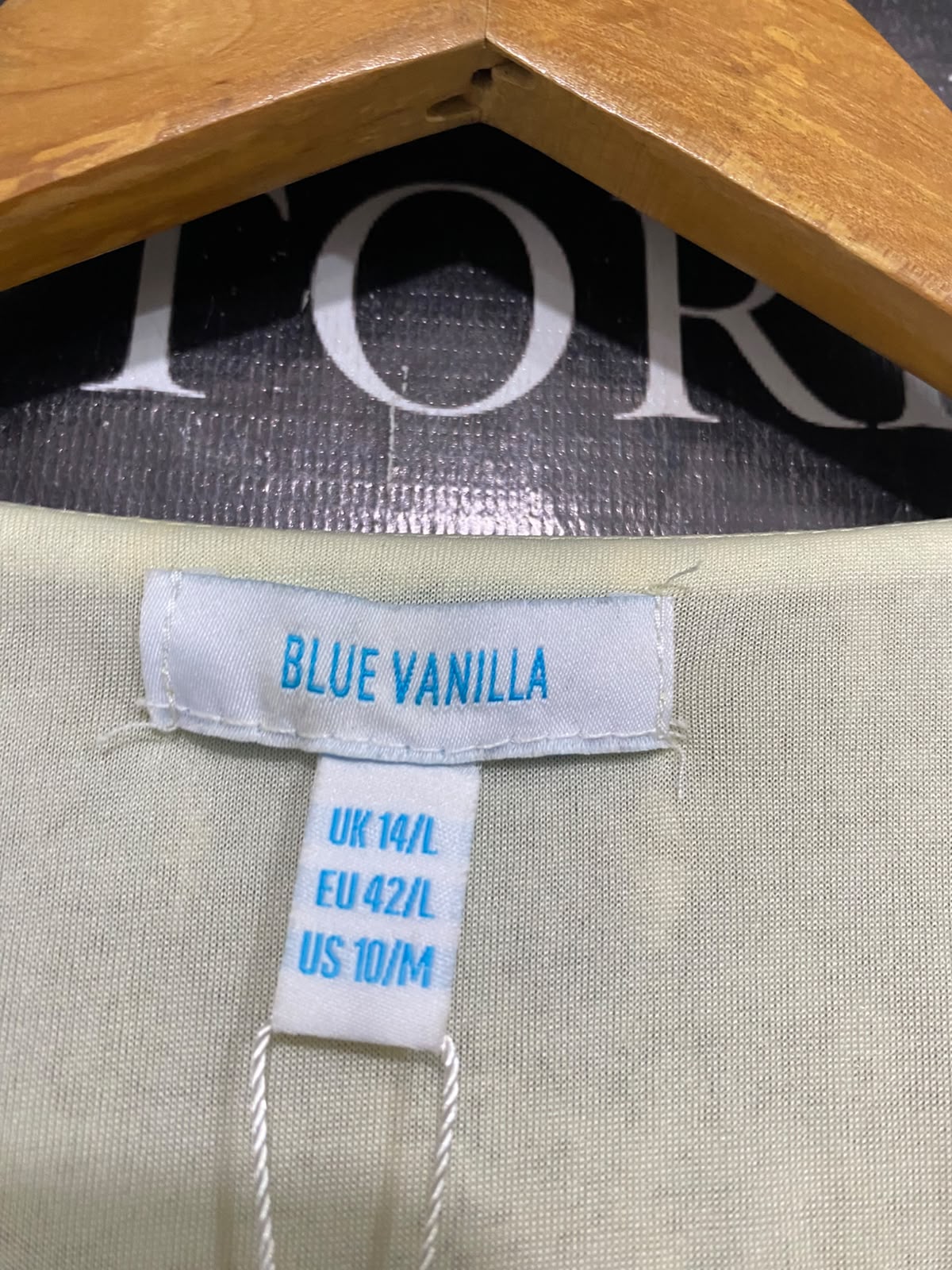 BLUE VANILLA |M| BUST 18| A69| CREAM GOLD METALLIC FOIL HIGH-LOW MIDI DRESS