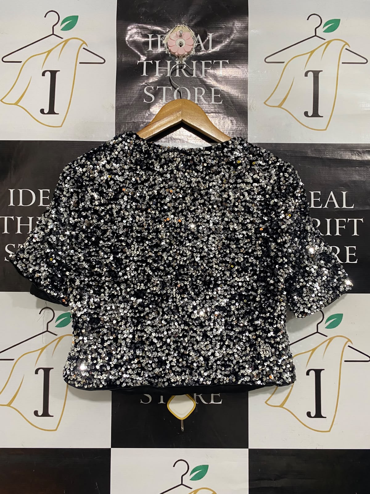 H&M |S| BUST 19| A68| BLACK METALLIC SILVER SEQUIN TIE-FRONT CROP JACKET