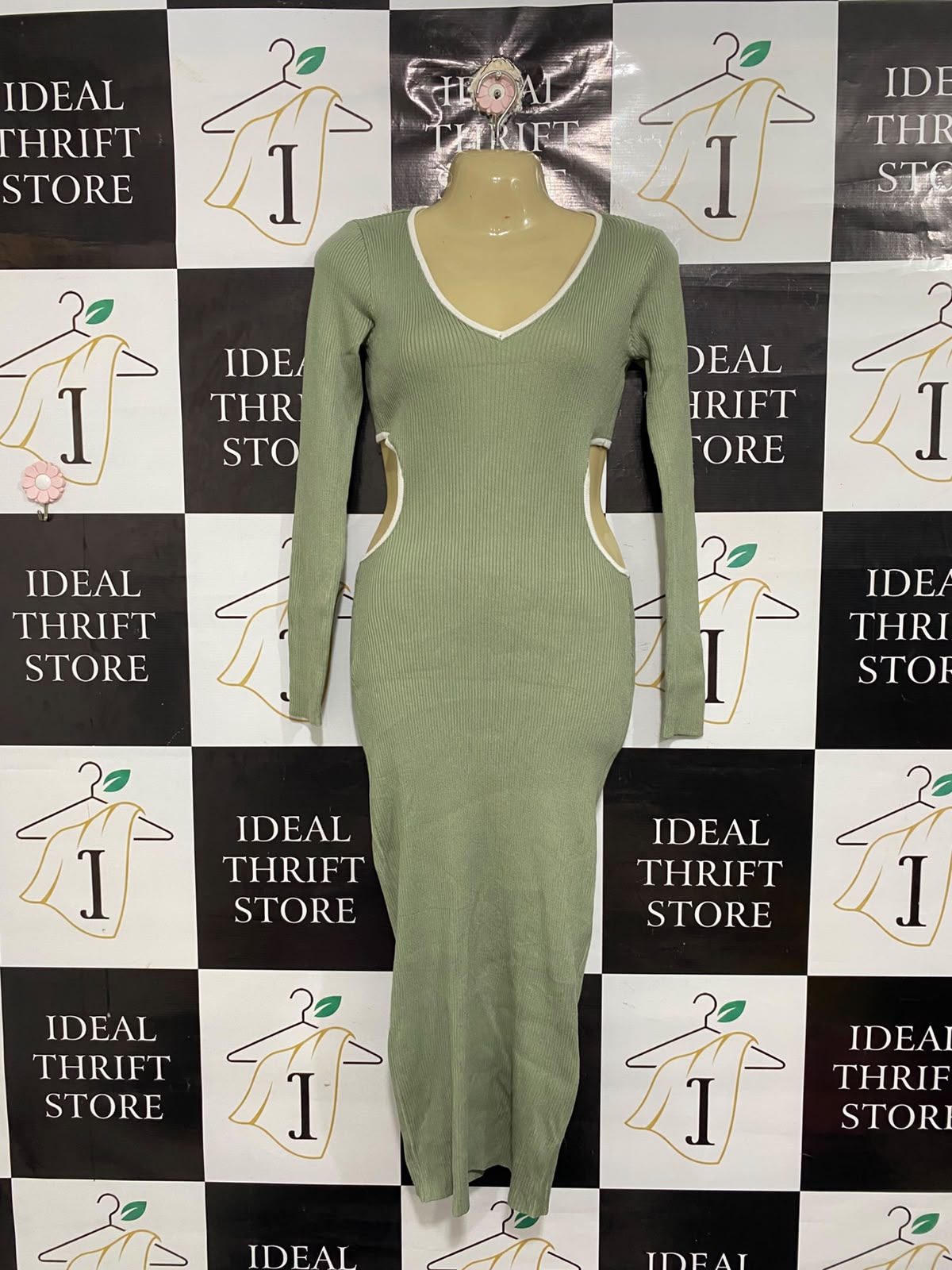 |S| BUST 15| A70| SAGE GREEN CUT-OUT RIBBED MAXI DRESS