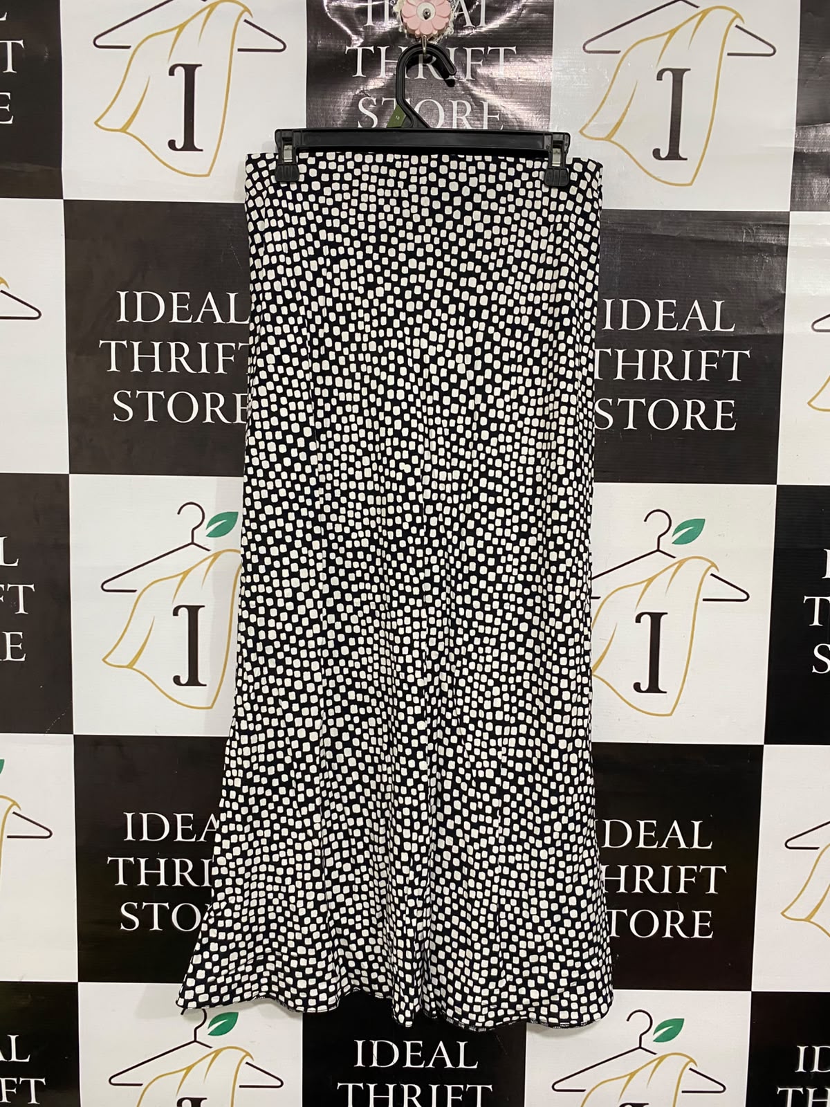 NEW LOOK |M| WAIST 30| A69| BLACK & WHITE ABSTRACT DOT MAXI SKIRT