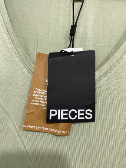 PIECES |XL| BUST 21| A69| SAGE GREEN V-NECK SLEEVELESS TEE TOP