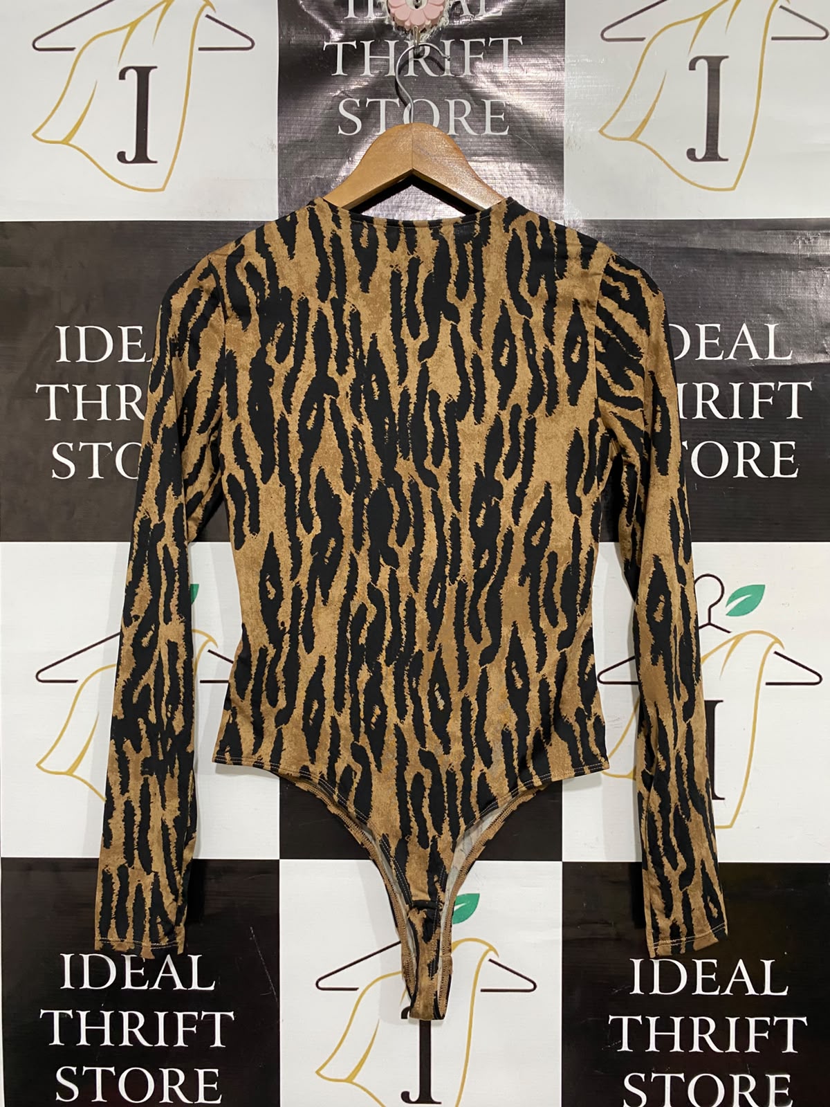 H&M |S| BUST 15| A69| TAN & BLACK TIGER PRINT LONG-SLEEVE BODYSUIT