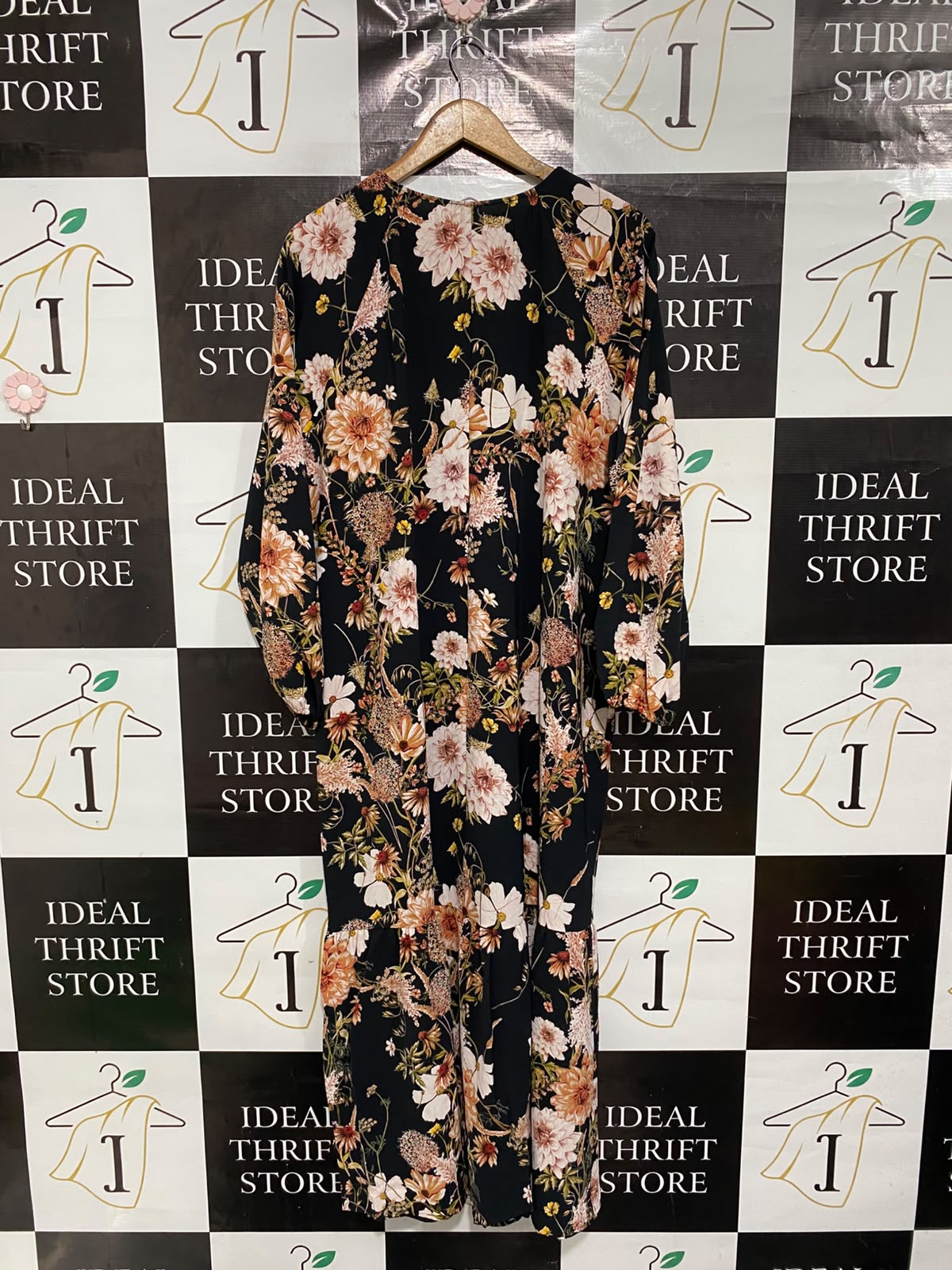 H&M |M| BUST 23| A69| BLACK FLORAL PRINT V-NECK BUTTON-FRONT MIDI DRESS