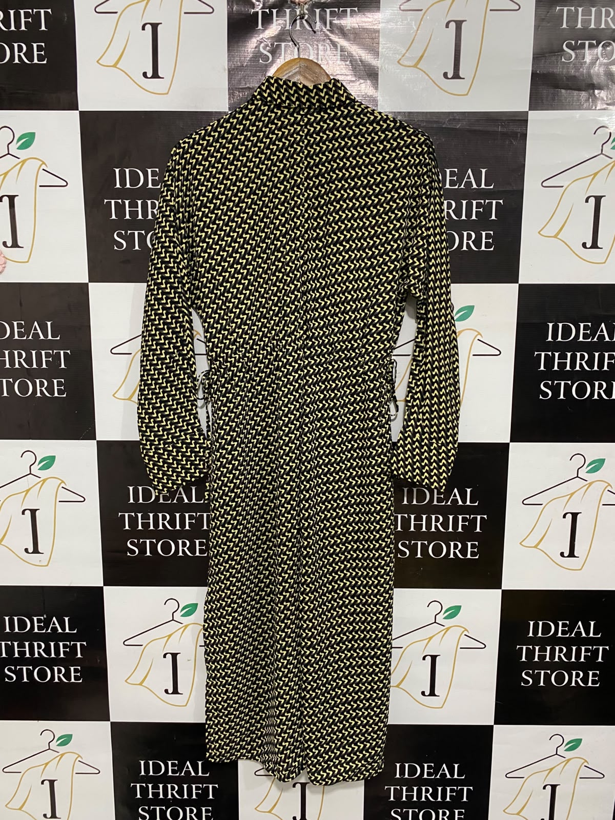 WEEKDAY |XS| BUST 16| A69| BLACK & YELLOW GEOMETRIC ZIGZAG SHIRT MIDI DRESS