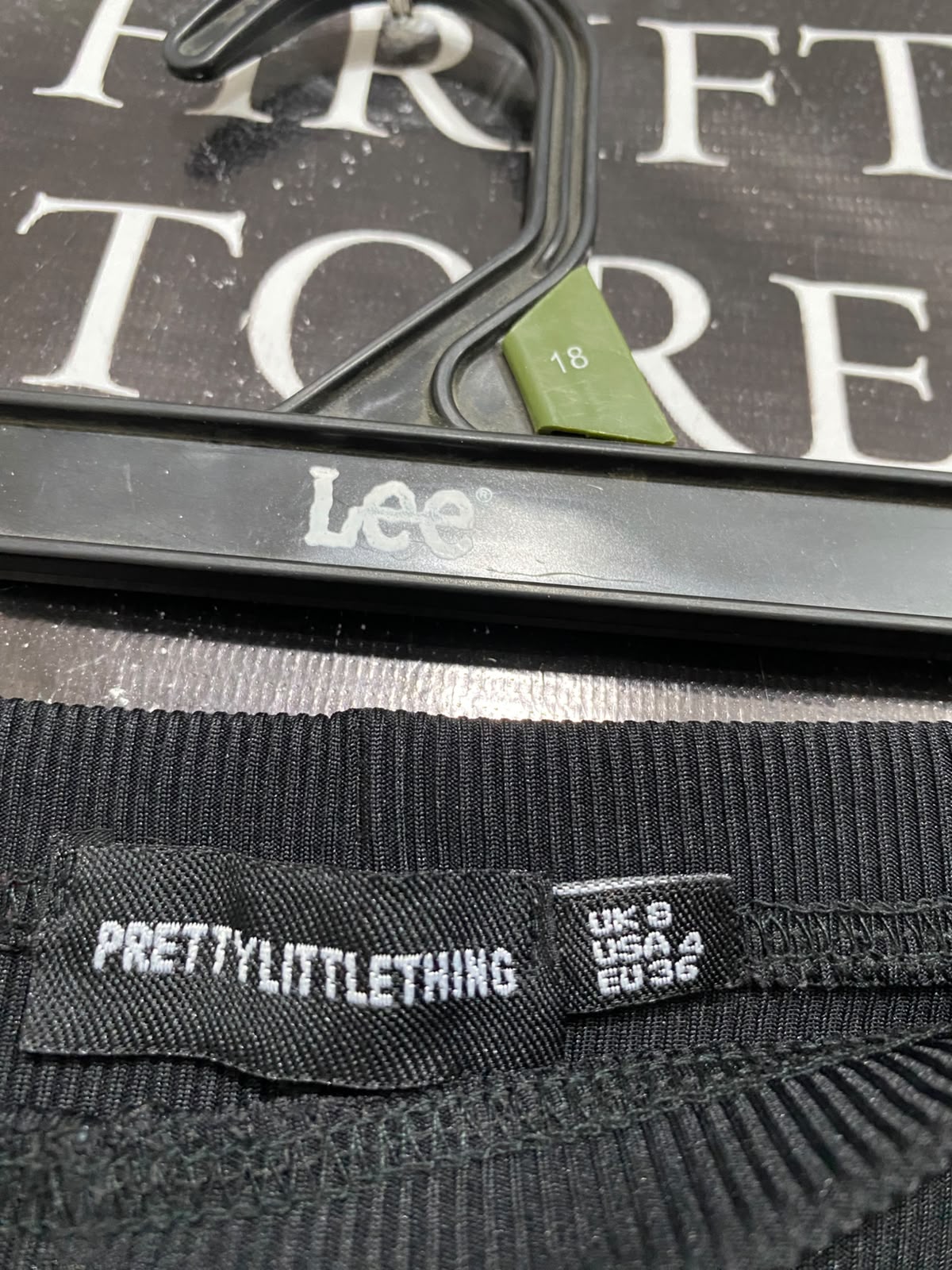 PRETTYLITTLE THING |XS| WAIST 24| A69| BLACK RIBBED WIDE-LEG TROUSERS