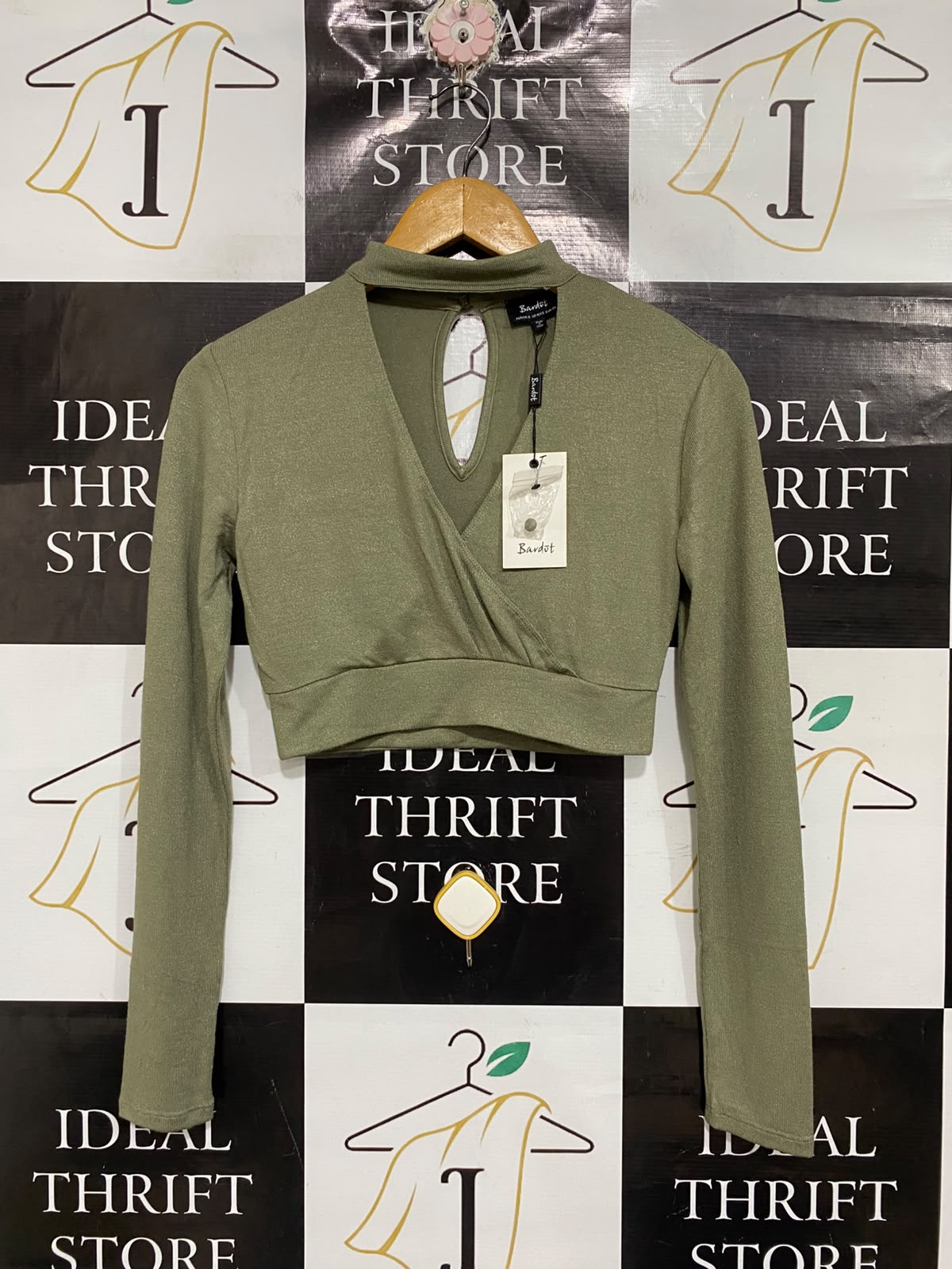BARDOT |S| BUST 16| A70| OLIVE GREEN CUTOUT CHOKER-NECK CROP TOP