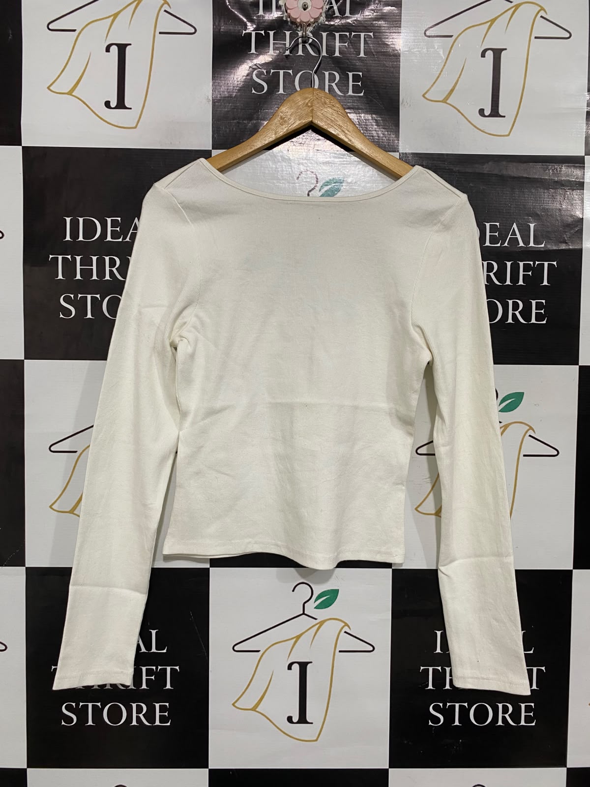 AÉRÉ |S| BUST 16| A70| WHITE SCOOP-NECK LONG-SLEEVE KNIT TOP