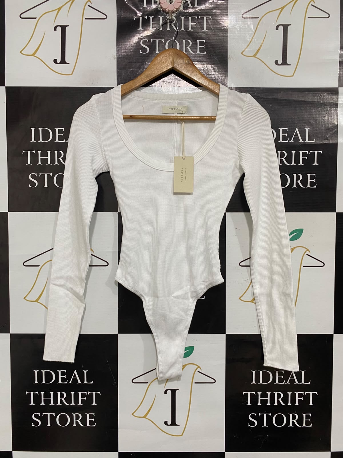 NUDE LUCY |S| BUST 13| A70| WHITE SCOOP-NECK RIBBED LONG-SLEEVE BODYSUIT