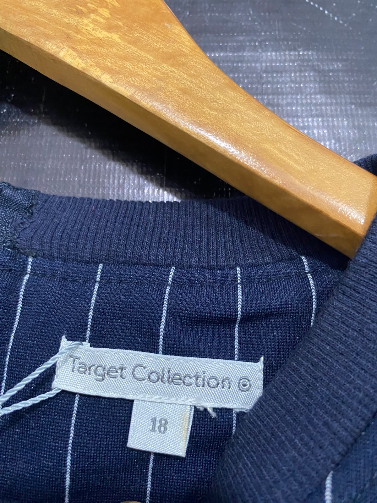 TARGET COLLECTION |L| BUST 23| A70|  NAVY PINSTRIPE SHORT-SLEEVE TOP