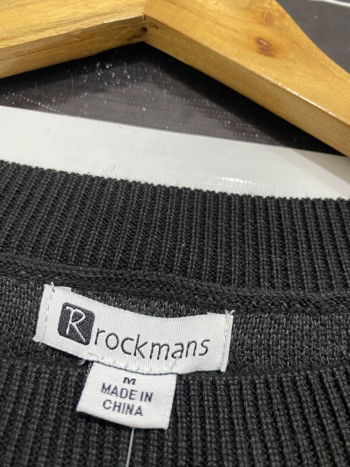 ROCKMANS | M| BUST 23 | A70|  BLACK & GREY ABSTRACT GEOMETRIC KNIT SWEATER