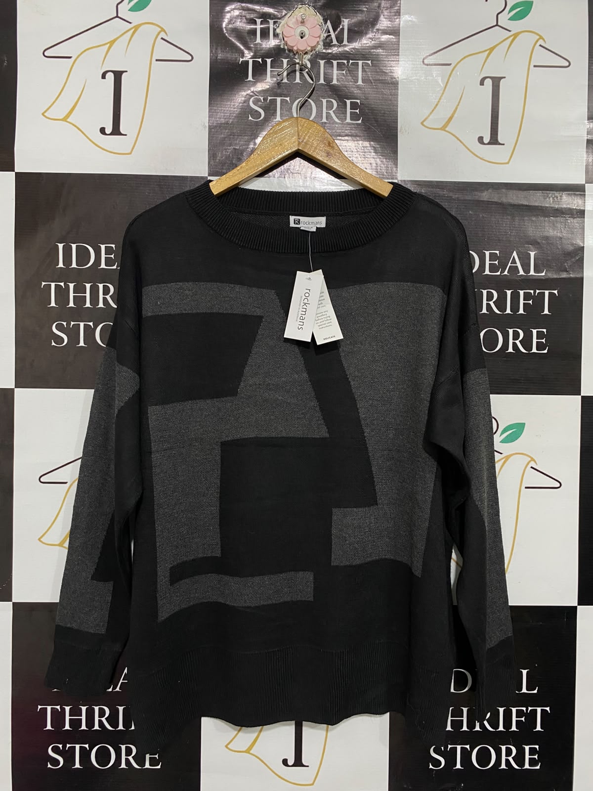 ROCKMANS | M| BUST 23 | A70|  BLACK & GREY ABSTRACT GEOMETRIC KNIT SWEATER
