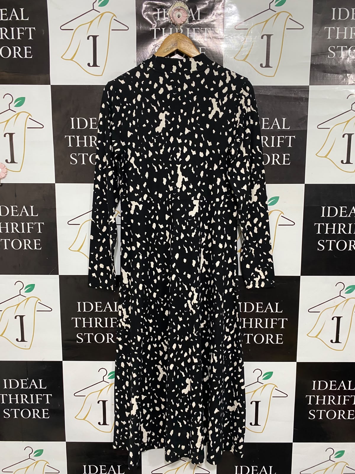 GEORGE |M| BUST 18 | A70|  BLACK & WHITE PRINTED HIGH-NECK MIDI DRESS