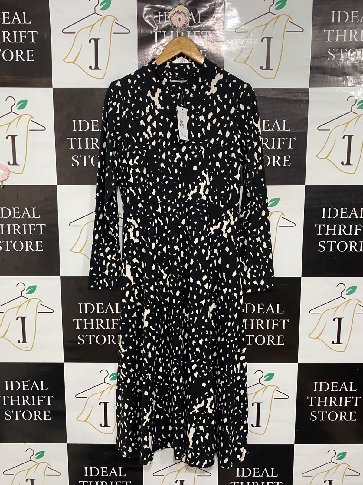 GEORGE |M| BUST 18 | A70|  BLACK & WHITE PRINTED HIGH-NECK MIDI DRESS