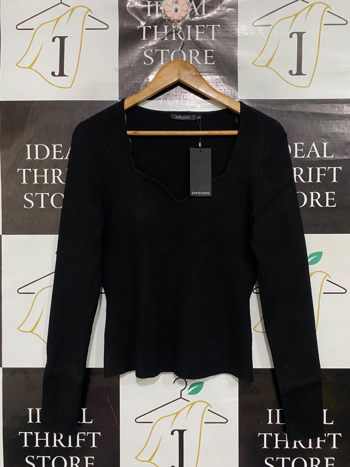 PORTMANS |M | BUST 17 | A70|  BLACK SWEETHEART NECK RIBBED LONG-SLEEVE TOP