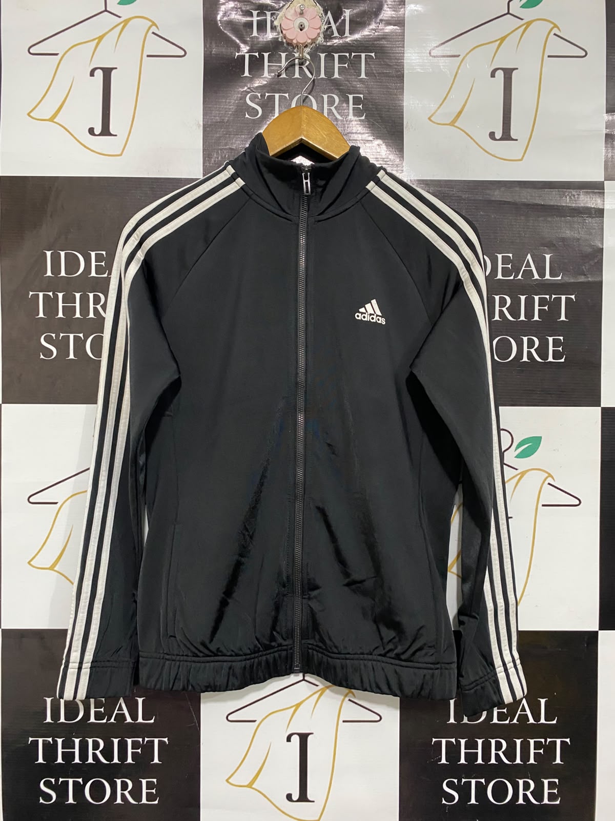 ADIDAS | S| BUST 18 | A70|  BLACK & WHITE 3-STRIPE CLASSIC TRACK JACKET