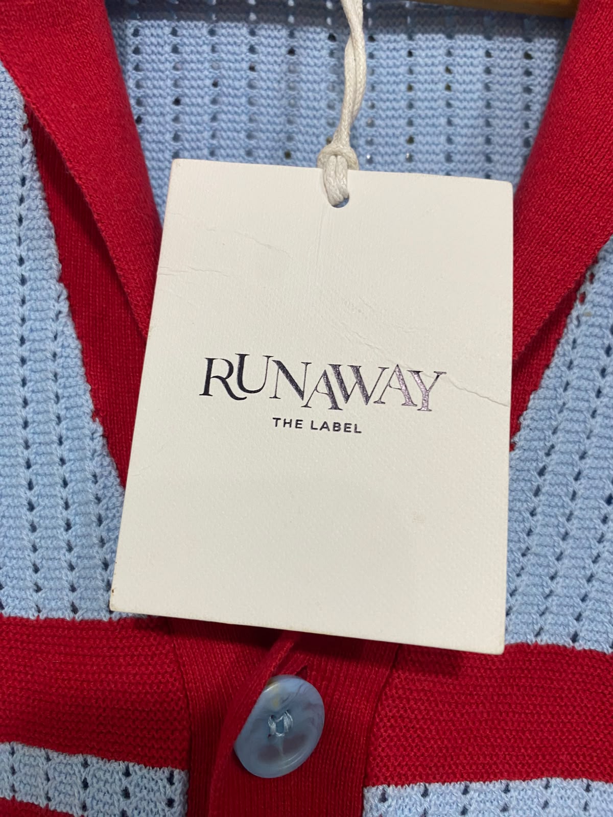 RUNAWAY  | S| BUST 20 | A70| THE LABEL BLUE & RED CONTRAST KNIT POLO TOP