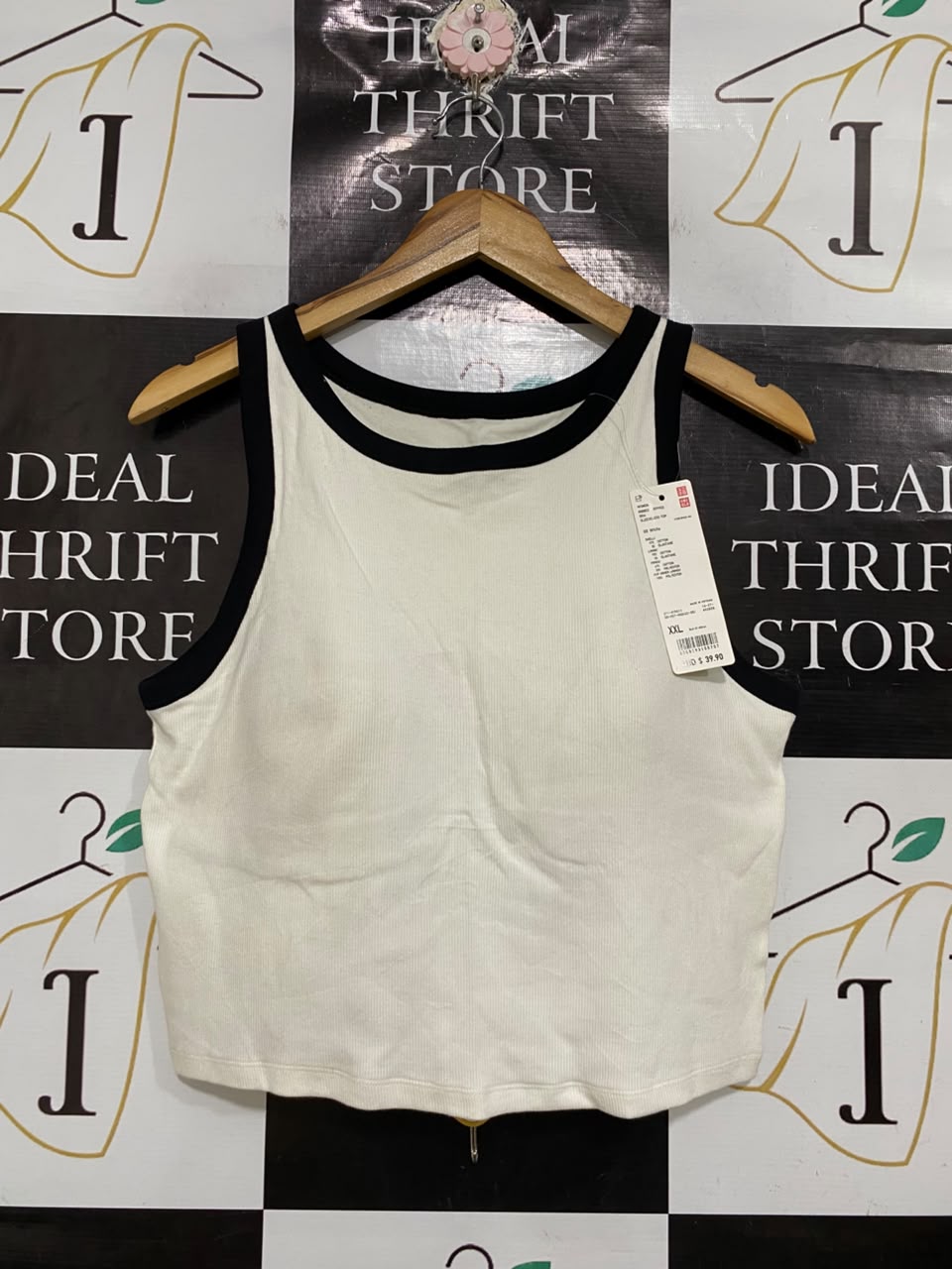 UNIQLO  |XL | BUST 18 |A71 | WHITE & BLACK CONTRAST TRIM RIBBED CROPPED BRA TOP