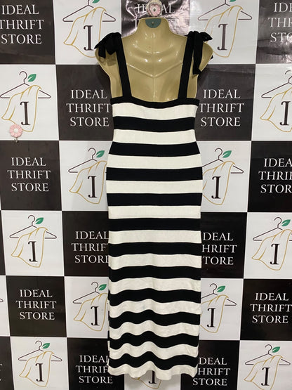 DOTTI  |M | BUST 15 |A71 | BLACK AND WHITE STRIPED TIE-STRAP KNIT DRESS