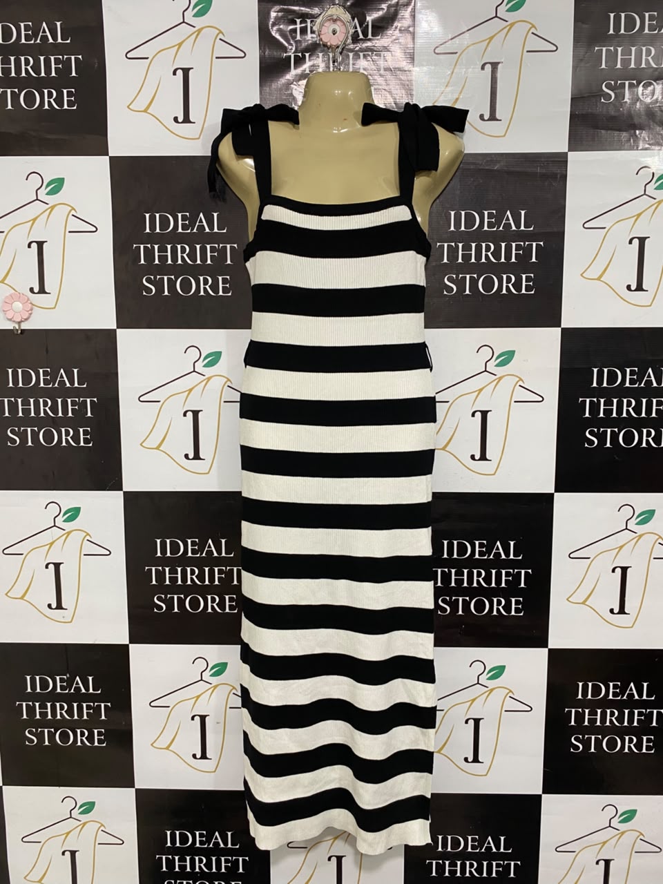DOTTI  |M | BUST 15 |A71 | BLACK AND WHITE STRIPED TIE-STRAP KNIT DRESS