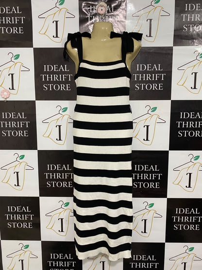 DOTTI  |M | BUST 15 |A71 | BLACK AND WHITE STRIPED TIE-STRAP KNIT DRESS