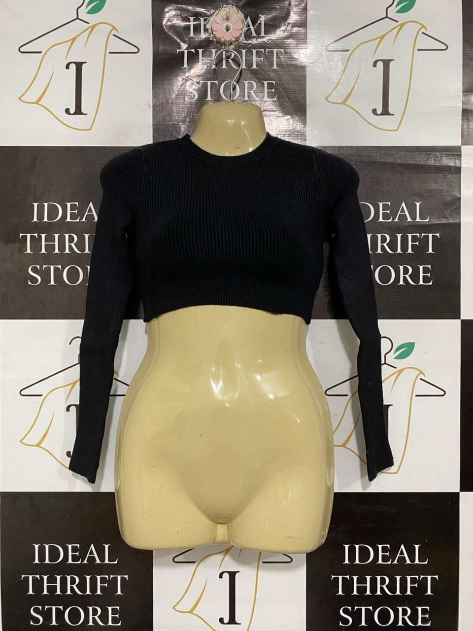 AVA & EVER  |XS | BUST 11 |A71 | BLACK RIBBED CREW-NECK CROPPED LONG-SLEEVE TOP
