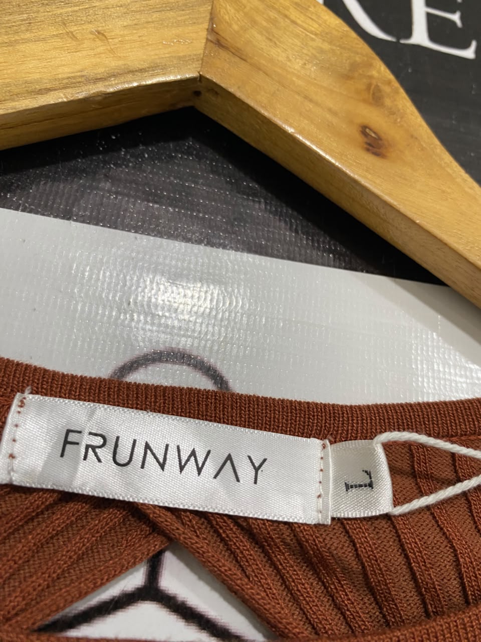 FRUNWAY  |L | BUST 12 |A71 | RUST BROWN RIBBED CREW-NECK LONG-SLEEVE MIDI DRESS