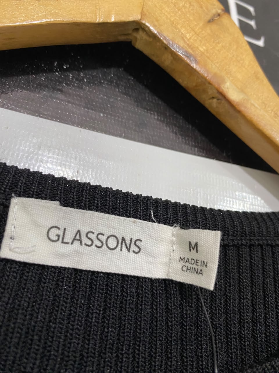GLASSONS |M | BUST 13| A71 |  BLACK RIBBED ZIP-FRONT KEYHOLE LONG-SLEEVE TOP
