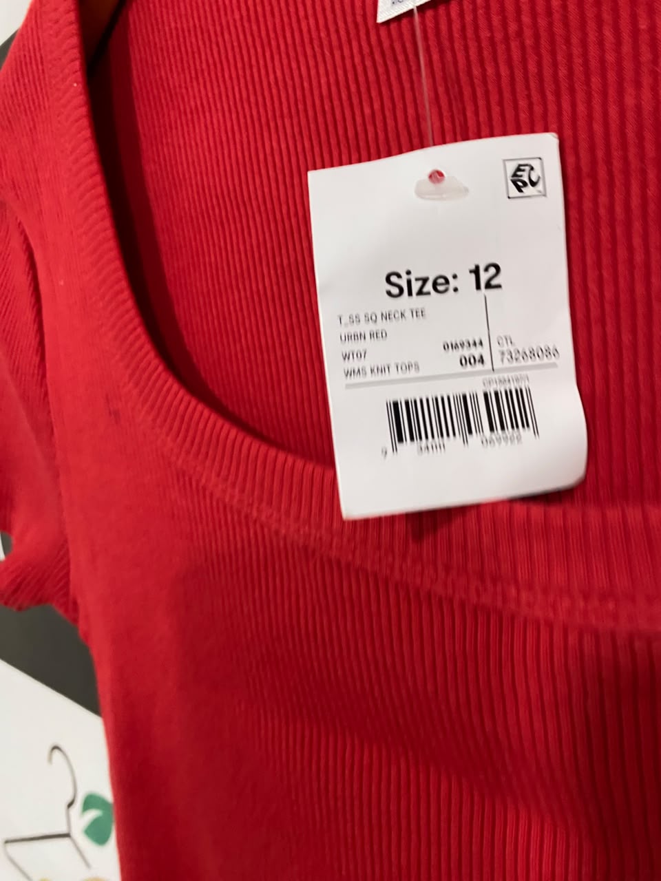 ANKO | M| BUST 15| A70 |  RED RIBBED SCOOP-NECK SHORT-SLEEVE TOP