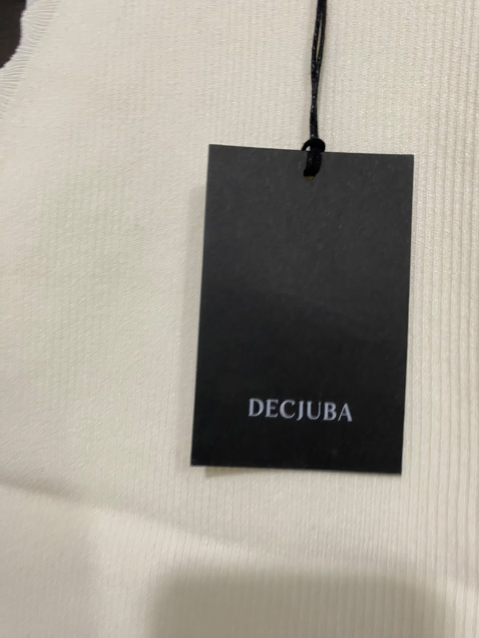 DECJUBA |XS | BUST 12| A70 |  OFF-WHITE RIBBED HALTER-NECK SCALLOPED KNIT TOP
