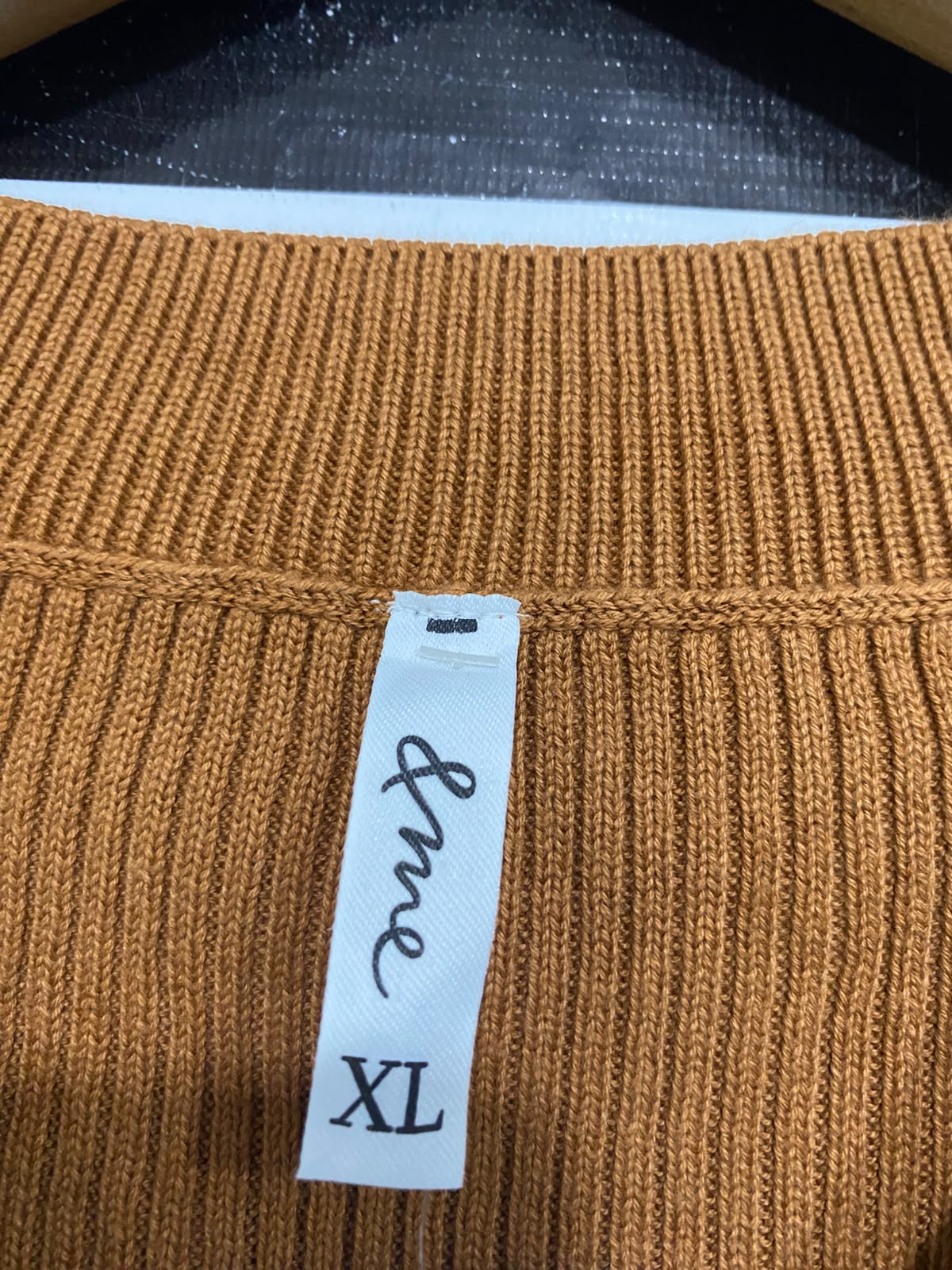 I & ME  |XL | BUST 23 |A72|  CAMEL BROWN V-NECK KNIT SWEATER VEST