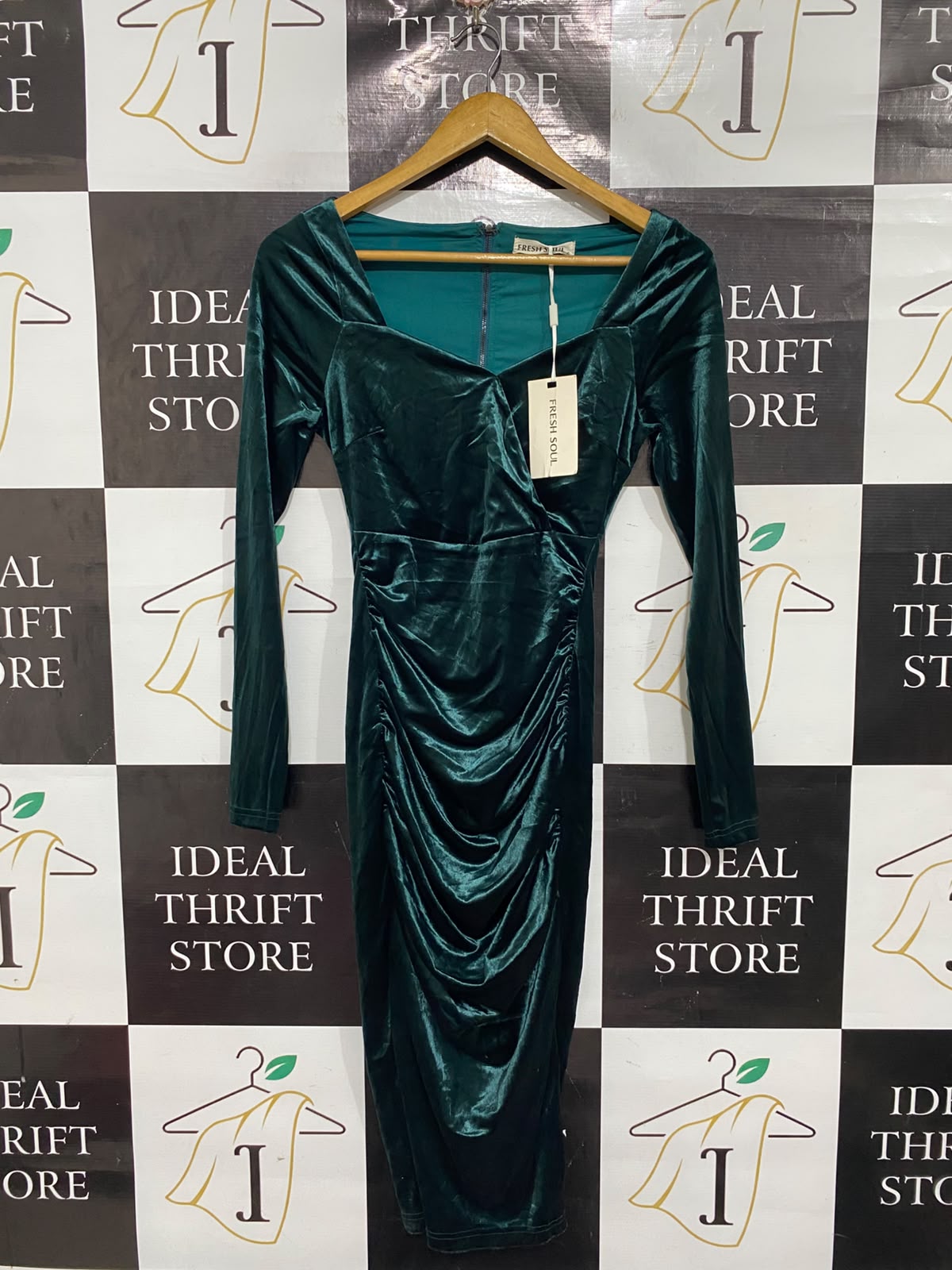 FRESH SOUL |S| BUST 14 | A71 |   EMERALD GREEN VELVET RUCHED LONG-SLEEVE DRESS