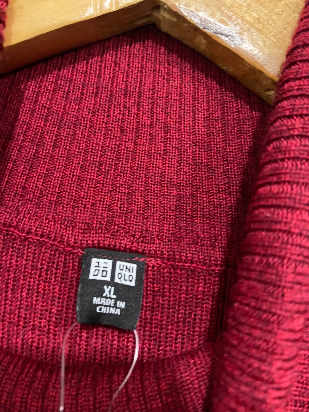 UNIQLO  |XL| BUST 15 | A71 |   BURGUNDY RED RIBBED TURTLENECK LONG-SLEEVE SWEATER