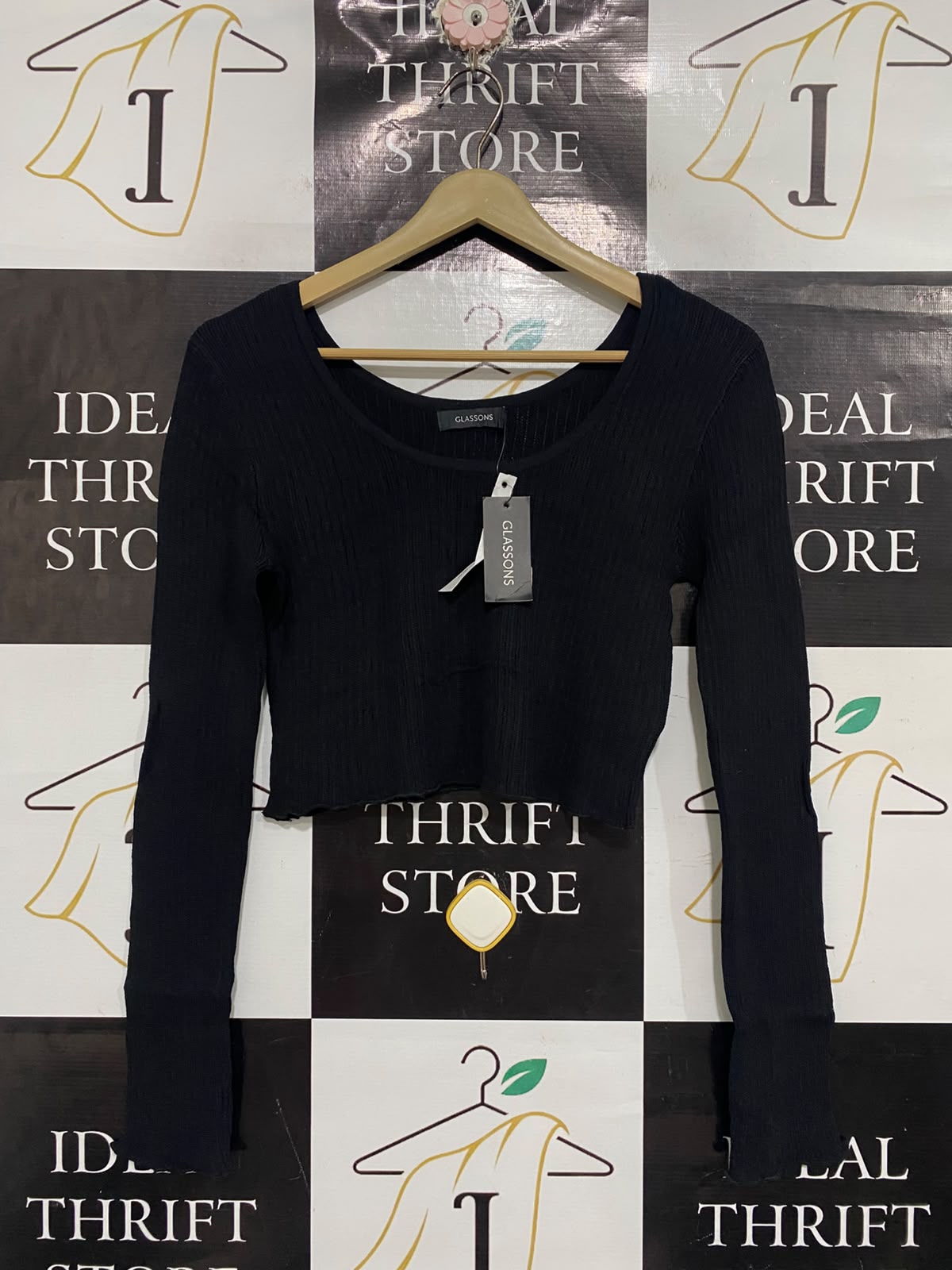 GLASSONS  |S | BUST 15 | A71 |   BLACK SCOOP-NECK LONG-SLEEVE CROP TOP