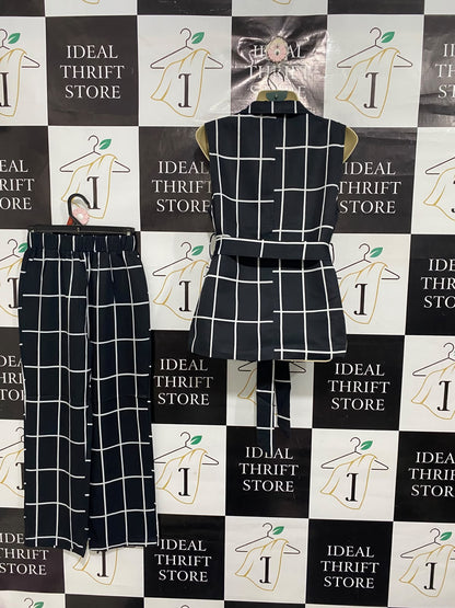 |S | A71 |  BLACK & WHITE GRID PRINT SLEEVELESS BLAZER AND TROUSER TWO-PIECE SET