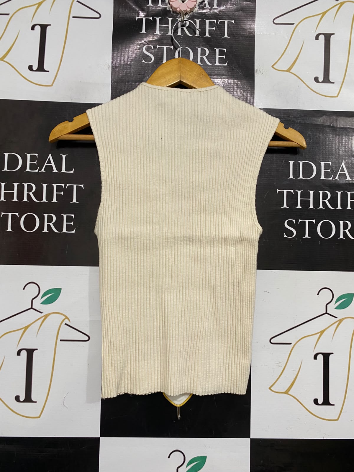 ZARA |M | BUST 11  | A73 |  BEIGE RIBBED V-NECK BUTTON-UP SLEEVELESS VEST TOP