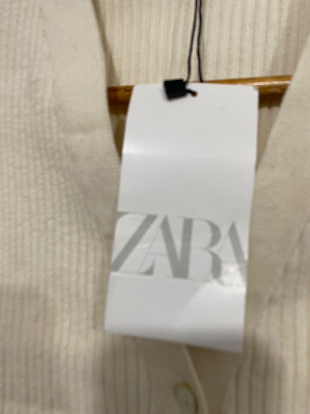 ZARA |M | BUST 11  | A73 |  BEIGE RIBBED V-NECK BUTTON-UP SLEEVELESS VEST TOP