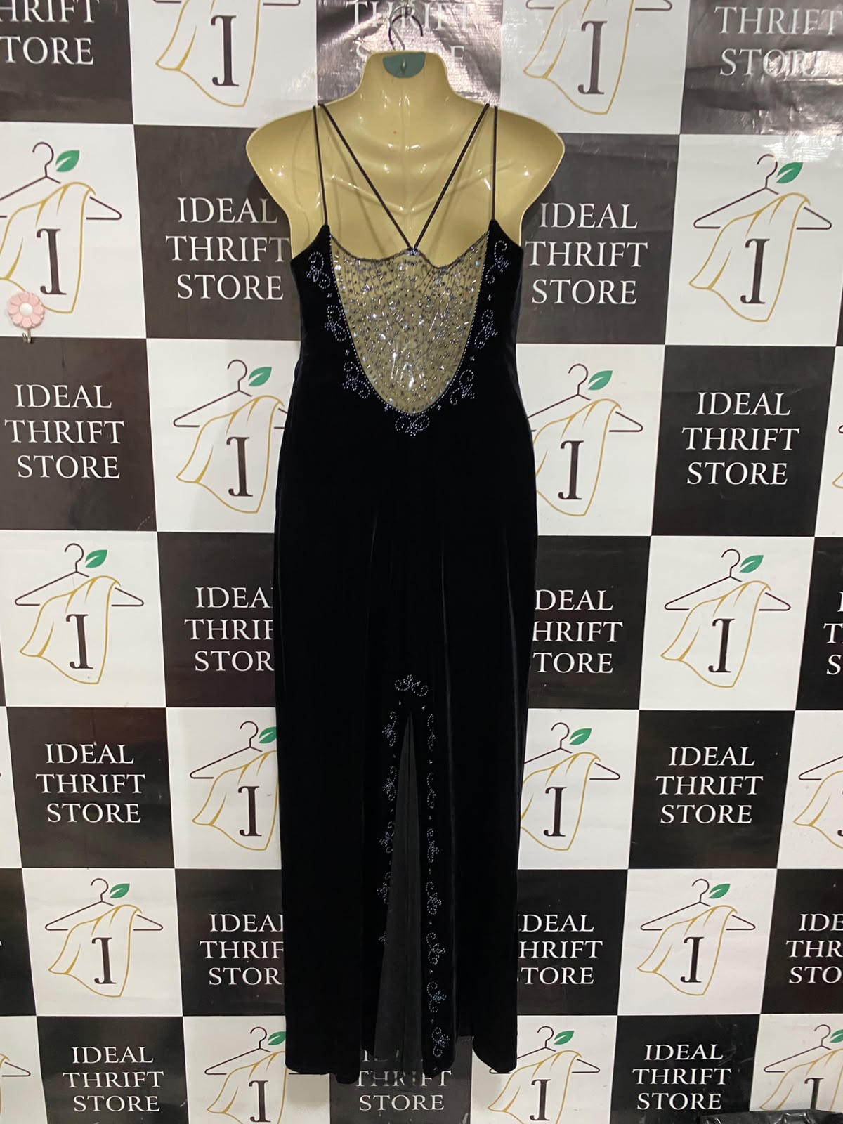 |M | BUST 16 | A73 | BLACK EMBELLISHED BEADED NECKLINE VELVET SLIP DRESS