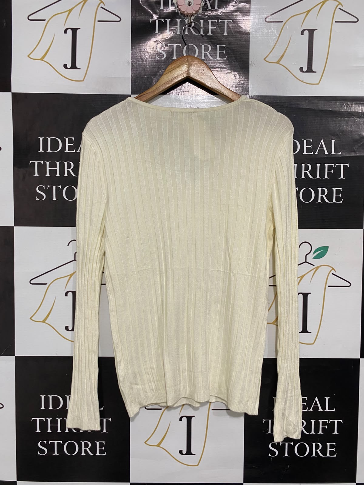 NEW LOOK |M | BUST 18 | A73 |  CREAM V-NECK RIBBED LONG-SLEEVE TOP