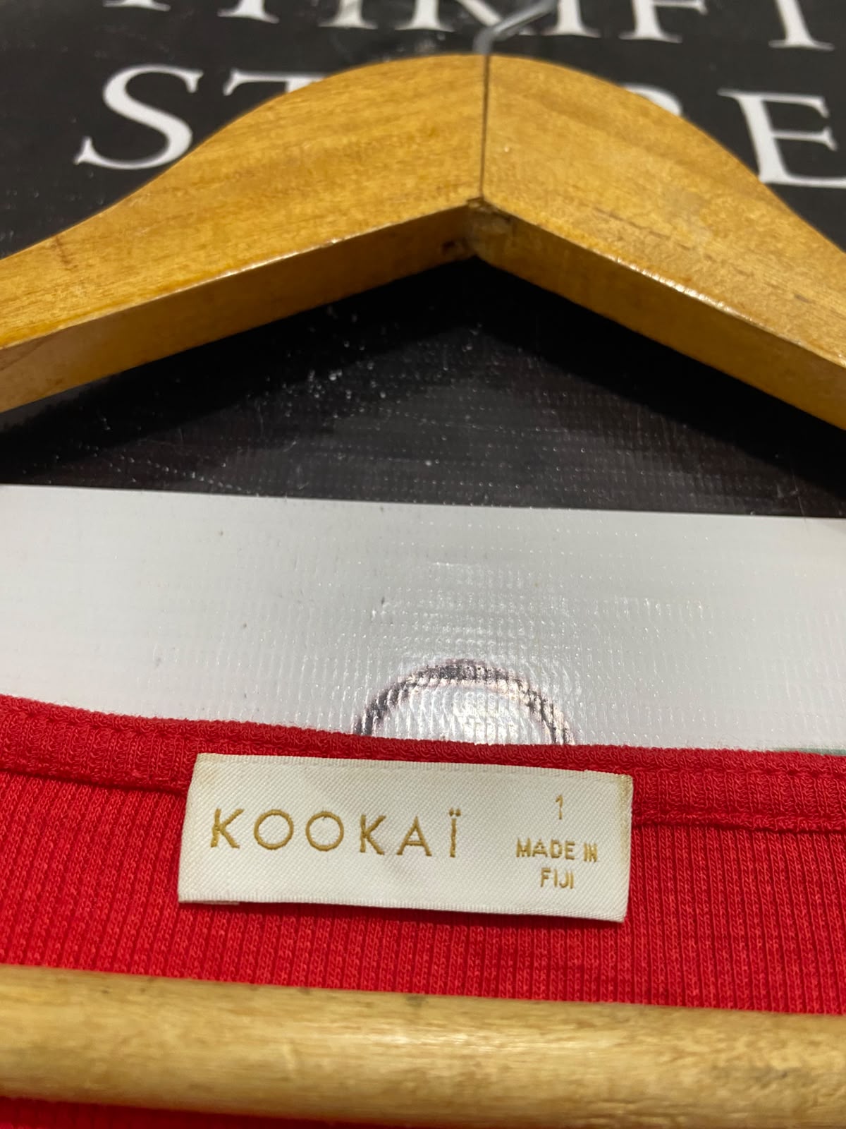 KOOKAI |S | BUST 15 | A72 |  RED RIBBED V-NECK RUCHED DRAWSTRING CROPPED KNIT TOP