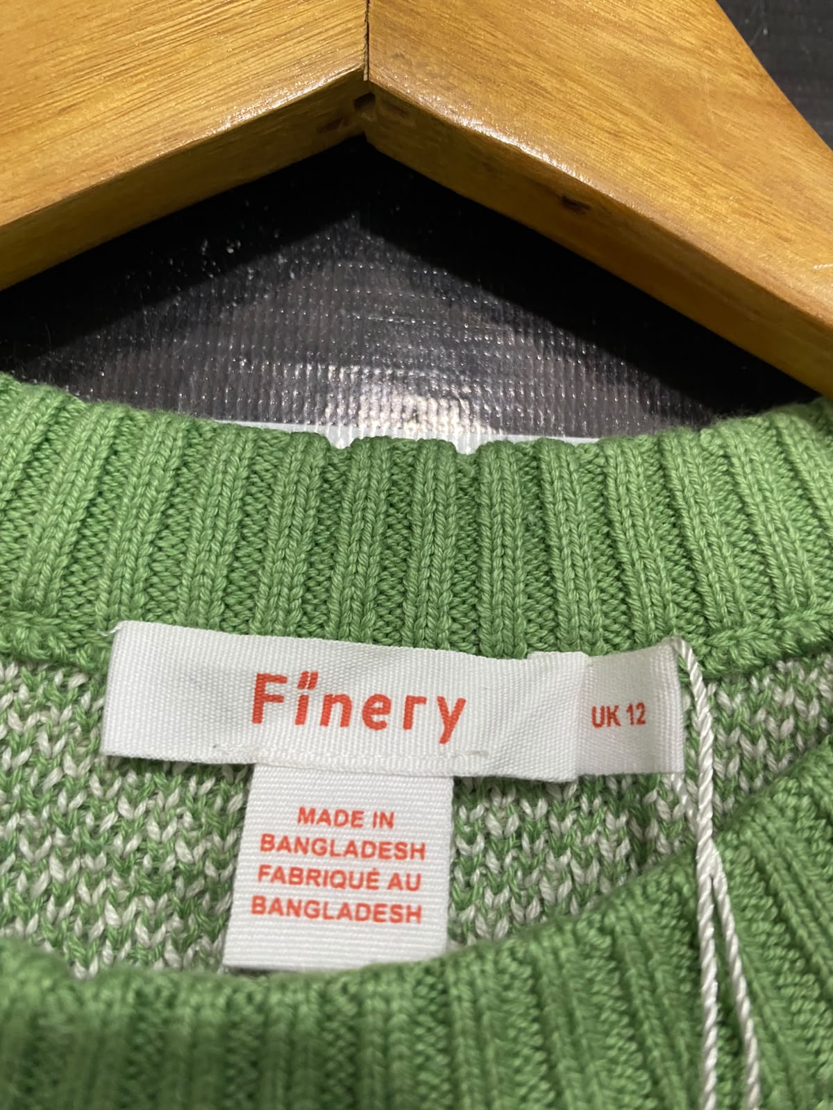 FINERY |M | BUST 20 | A74 | GREEN & WHITE CHEVRON KNIT CREW-NECK SWEATER