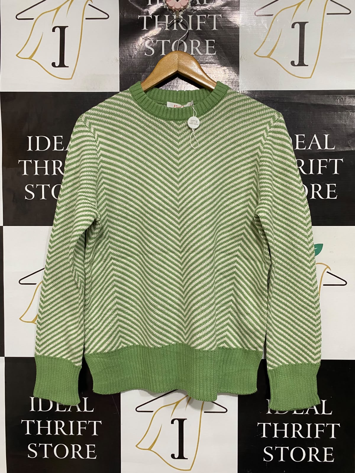 FINERY |M | BUST 20 | A74 | GREEN & WHITE CHEVRON KNIT CREW-NECK SWEATER