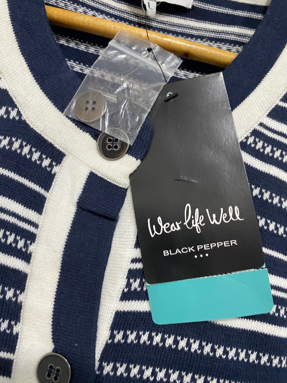 BLACK PEPPER  |L | BUST 21 | A74 | NAVY BLUE & WHITE STRIPED BUTTON-DOWN KNIT CARDIGAN